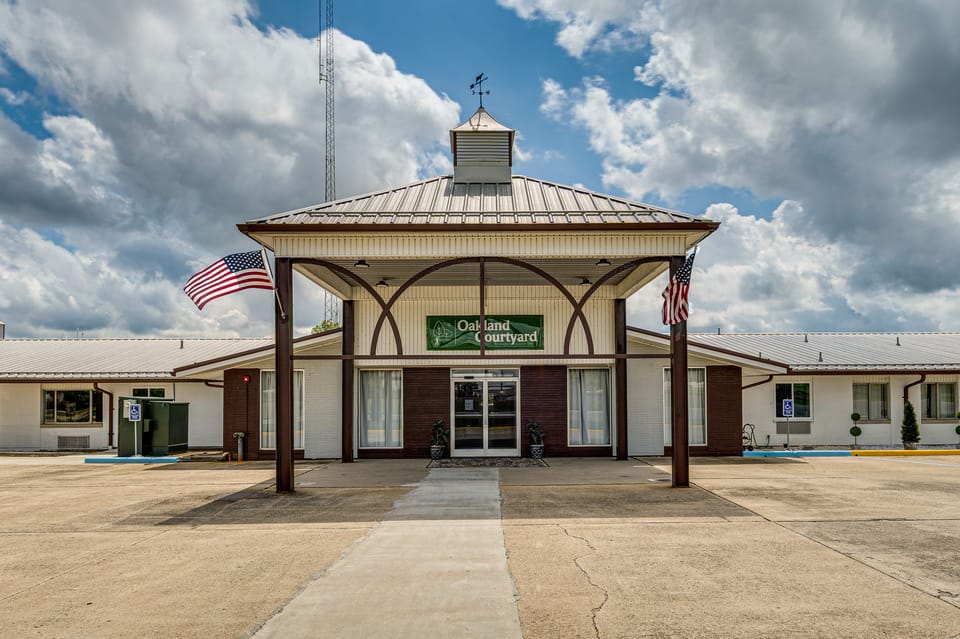 Golf, Fish & Explore: Updated Unit in Oakland City Apartment in Indiana