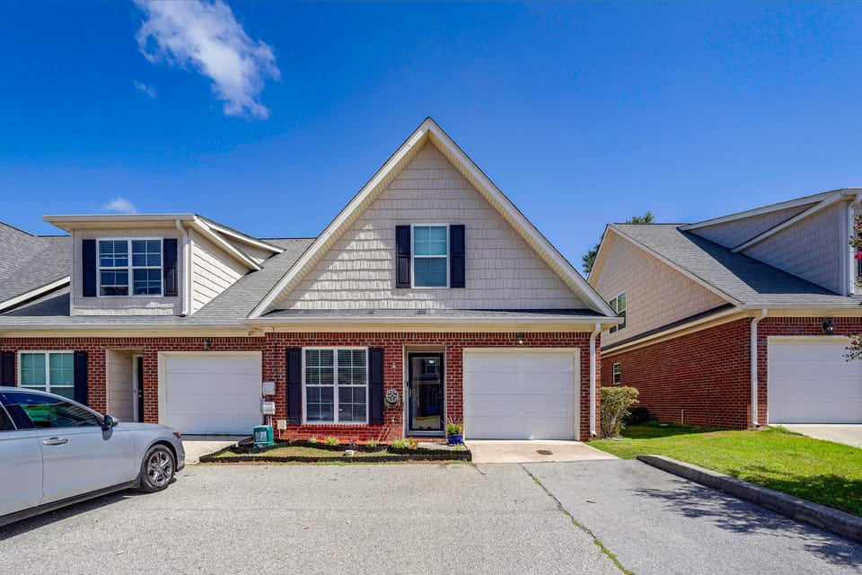 Patio & Fenced Yard! Grove Landing Townhome Apartment in Augusta
