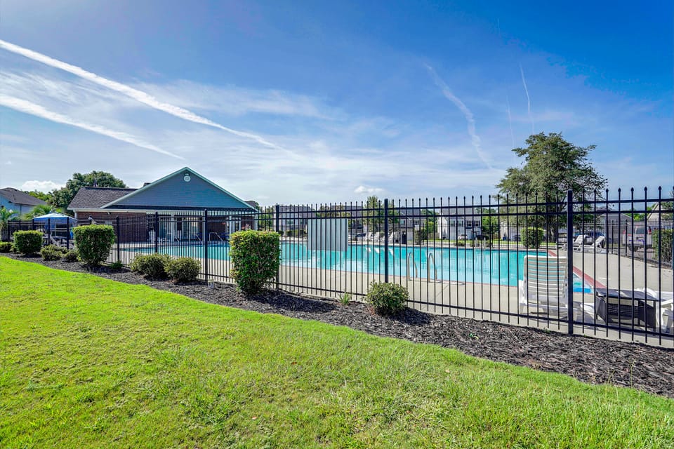 Patio & Fenced Yard! Grove Landing Townhome Apartment in Augusta