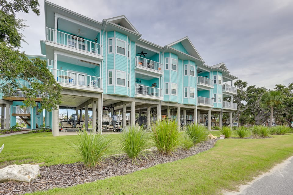 Angler's Paradise w/ Pool in Horseshoe Beach! Apartment in Florida