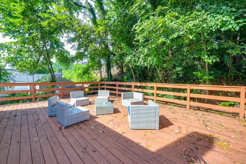 3 Mi to Old Town: Home w/ Private Deck, Yard! House in Belle Haven