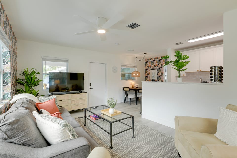 Updated Triplex: North Palm Beach 3-Unit Bundle! House in North Palm Beach