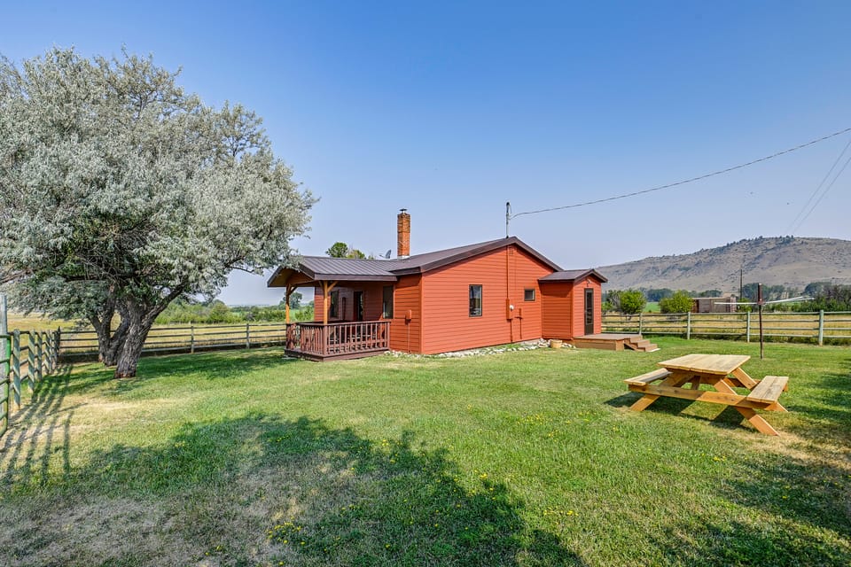 Stillwater River Cabin:  Private Access to Fishing House in Montana