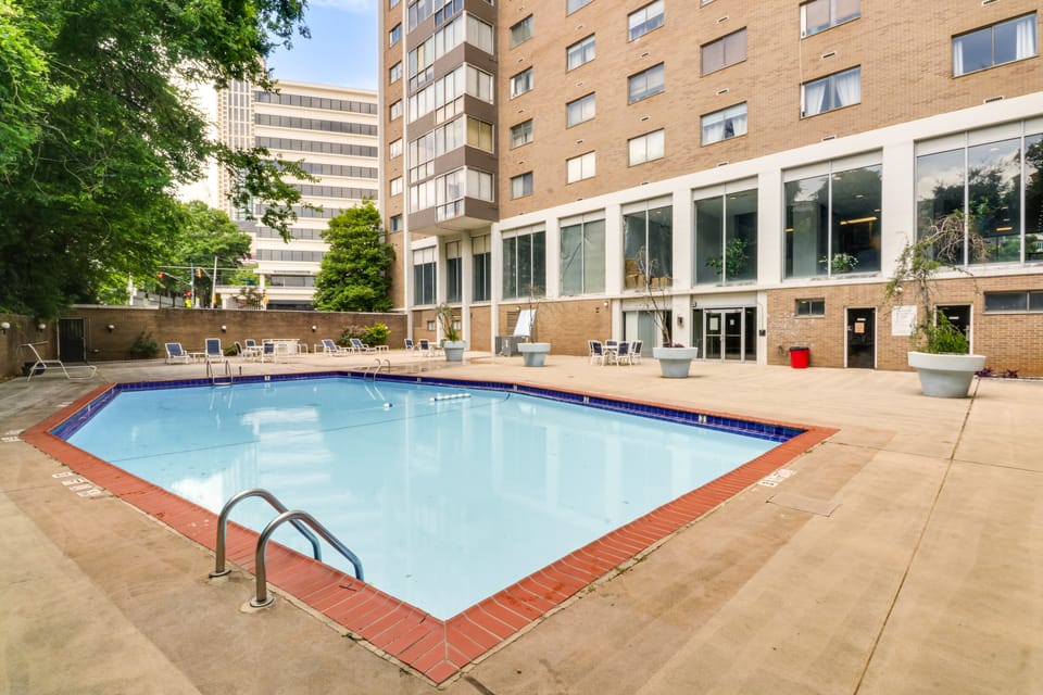 Downtown Atlanta High-Rise Condo Apartment in Atlanta