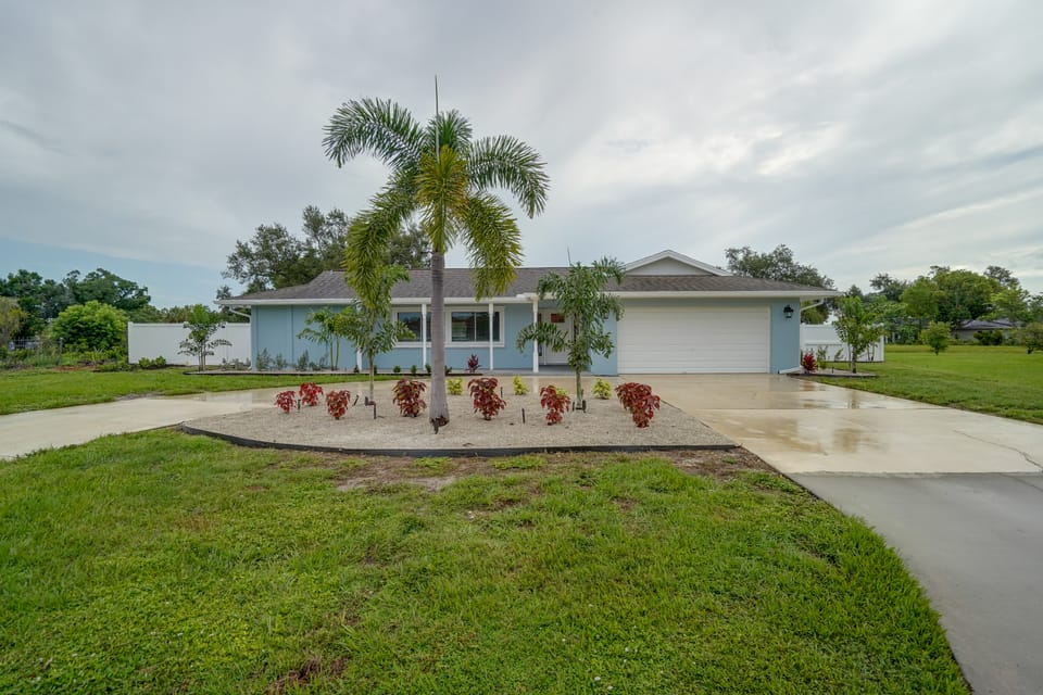 Lanai, Golf Views! Extended Sarasota Stay House in Sarasota