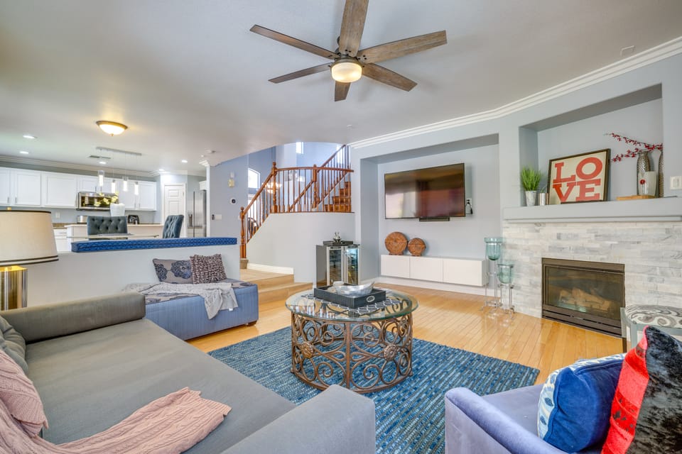 Spacious Vegas Retreat < 10 Mi to the Strip! House in Paradise