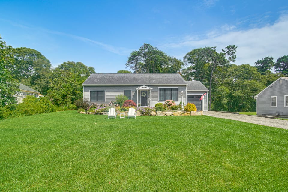 Beautiful West Harwich Home: 1 Mile to Beach! House in Harwich