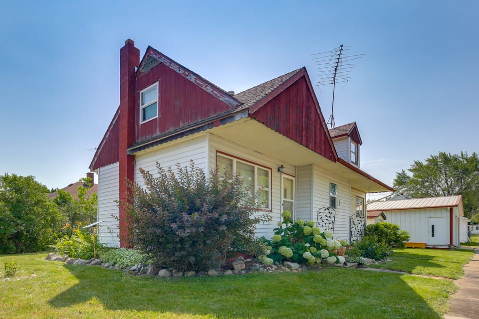 2 Mi to Redhead Mtn! Extended Stay in Iron Range House in Minnesota