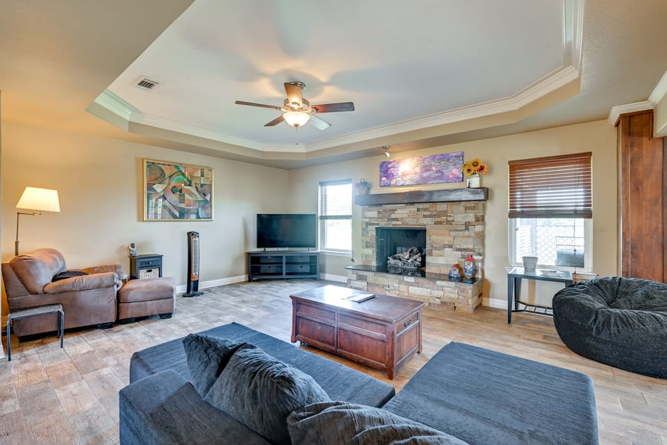 Swim, Grill & Relax! Copperas Cove Family Home House in Texas
