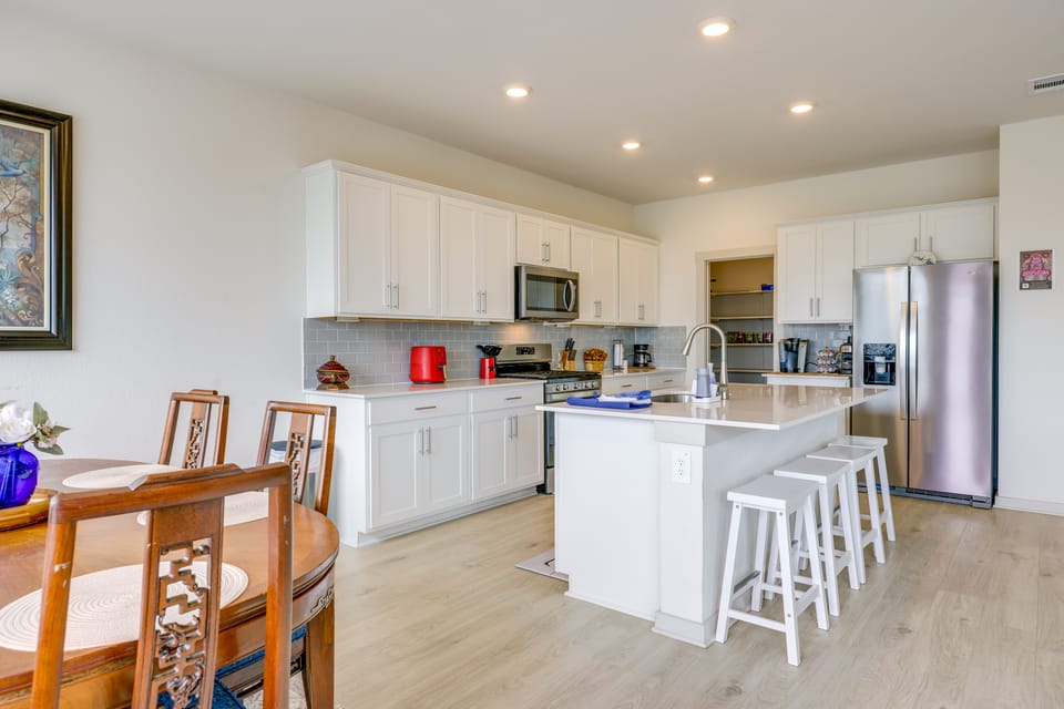 Fenced Yard! Family Getaway, Near Texas Ski Ranch House in San Marcos