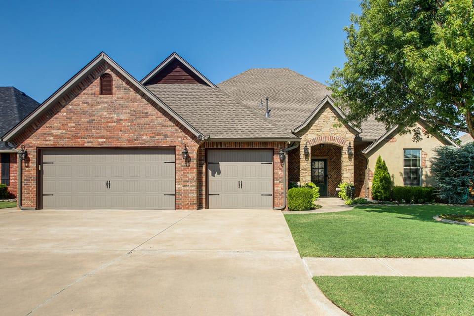 Gateway to Downtown OKC! Elegant Home House in Oklahoma City