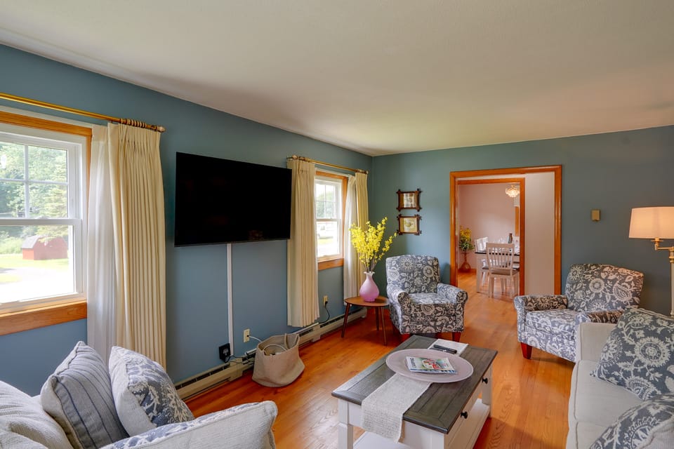 Fall Fun in the Berkshires: Yard, Patio, Playset House in Pittsfield