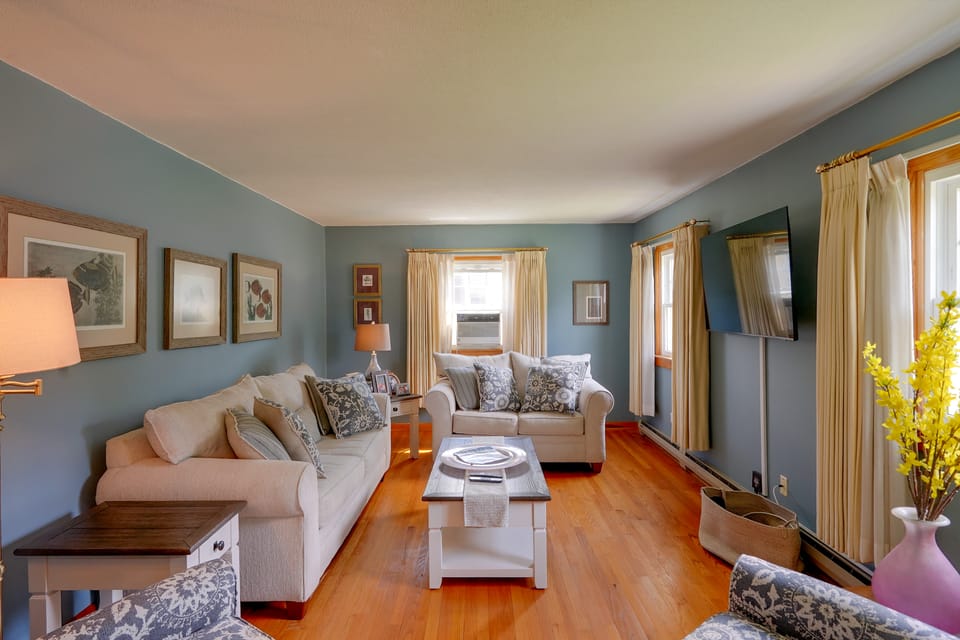 Fall Fun in the Berkshires: Yard, Patio, Playset House in Pittsfield