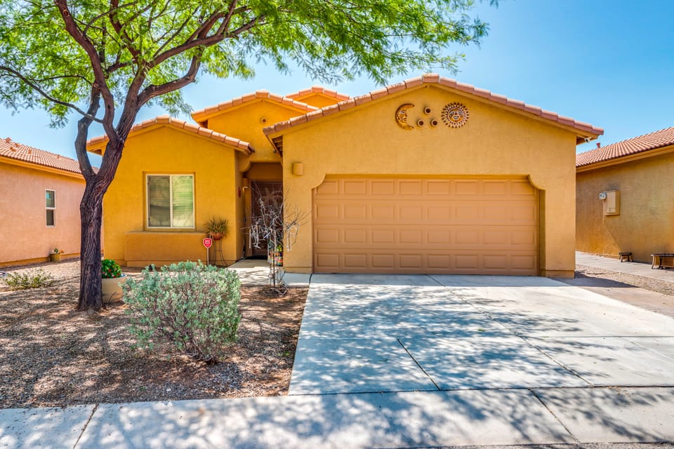 Walk to Tucson Trails! Private Yard w/ Views House in Tucson