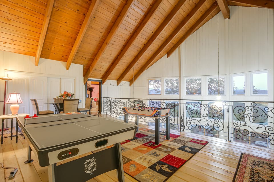Lake Arrowhead Retreat w/ Game Loft & Media Room House in Lake Arrowhead