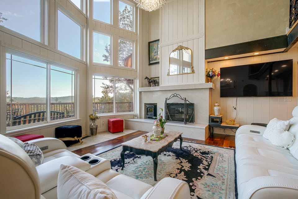 Lake Arrowhead Retreat w/ Game Loft & Media Room House in Lake Arrowhead