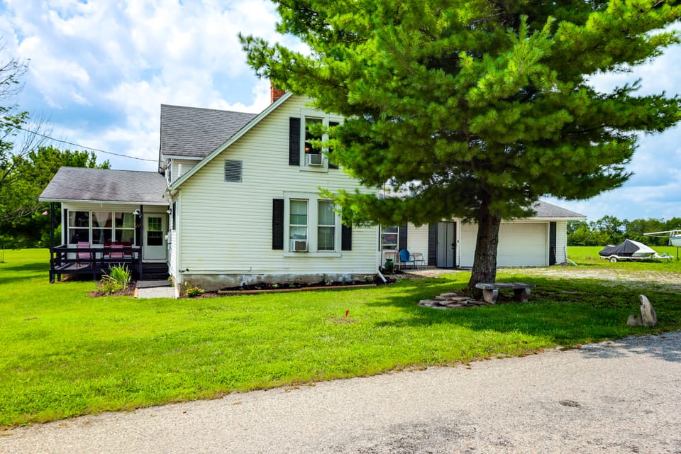 1 Mi to Brookville Lake, Boat Ramp! Quaint Escape House in Indiana