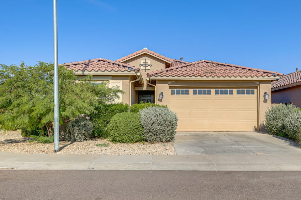 WFH-Friendly Phoenix Home w/ Easy Freeway Access House in Estrella Village