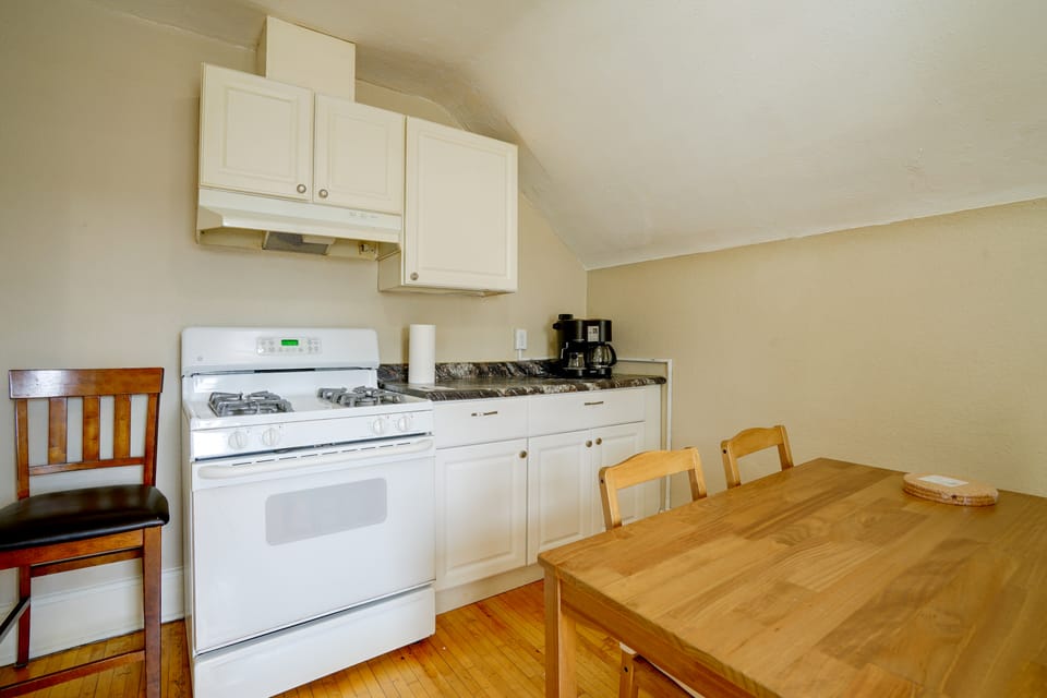 Twin Cities Duplex Near Downtown Minneapolis Apartment in Saint Paul