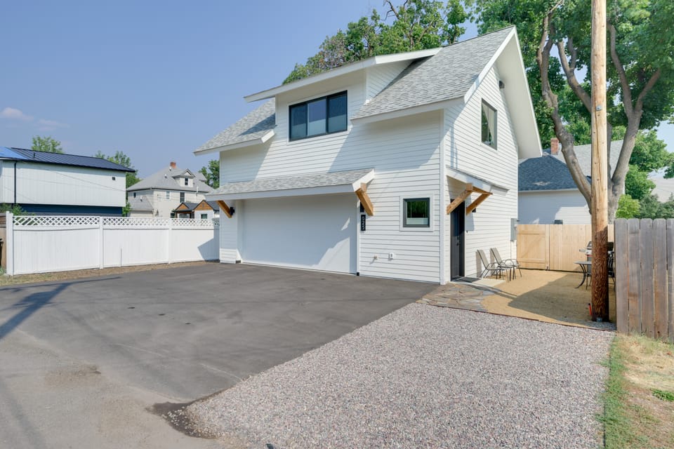 1 Mi to UM Campus! Newly Built Apt w/ Side Yard Apartment in Missoula