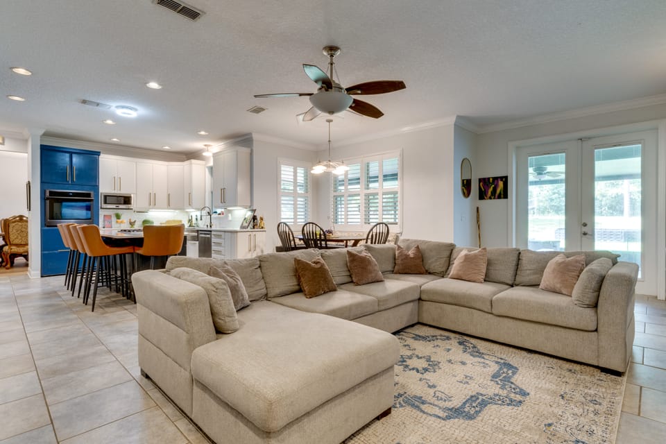 Pool, Patio + Game Room! Secluded Montverde Home House in Florida