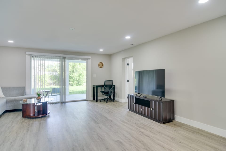 Suntan, Shop & Explore! Seminole Escape House in Bay Pines