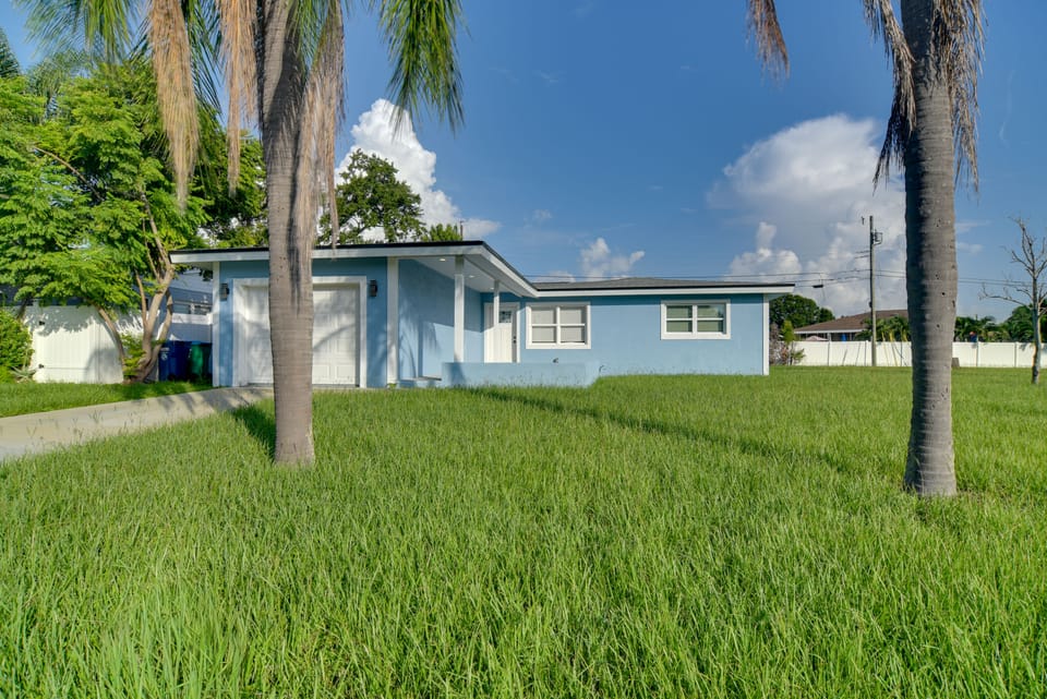 Suntan, Shop & Explore! Seminole Escape House in Bay Pines
