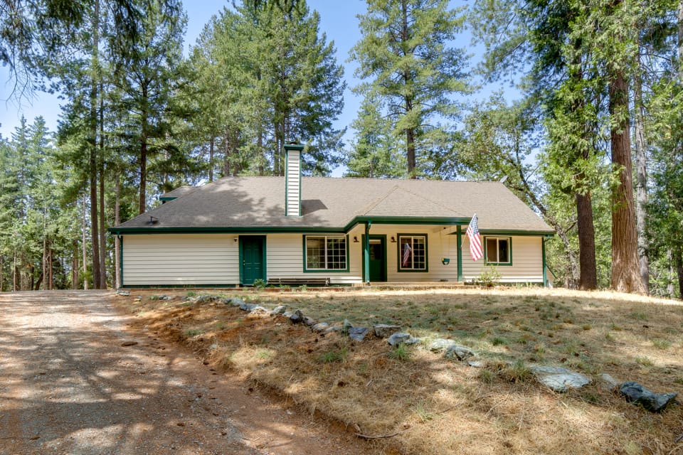 Horse-Friendly Escape w/ 400 Mi of Trails House in Sierra Nevada