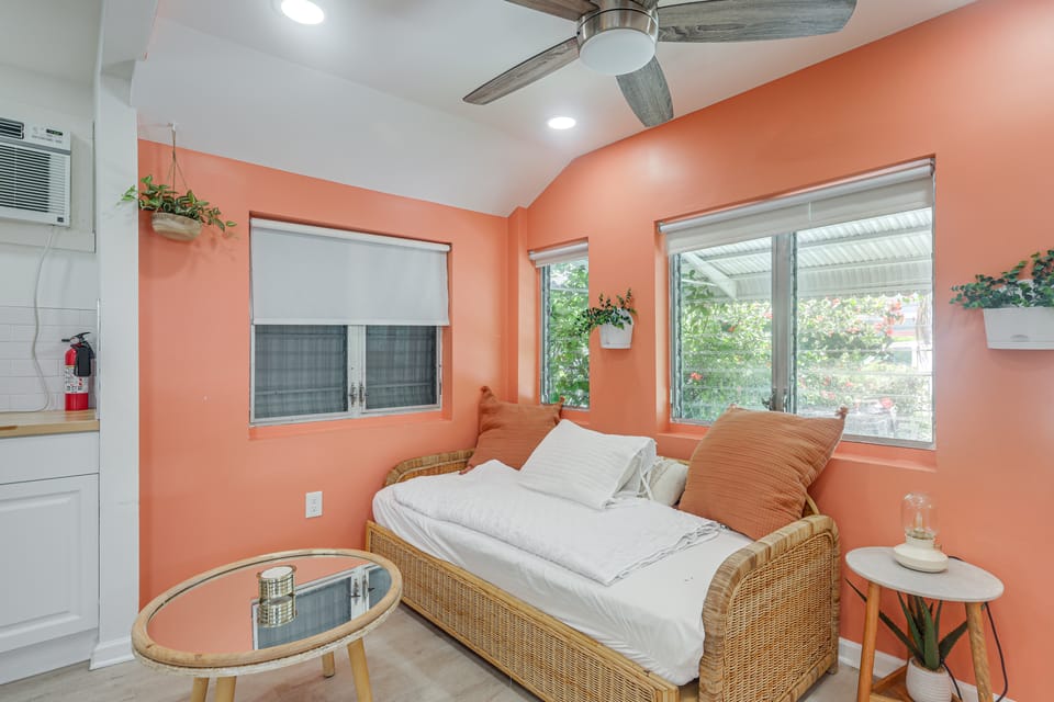 Walk to Dtwn! Home 2 Mi to Lake Worth Beach Park House in Lake Worth