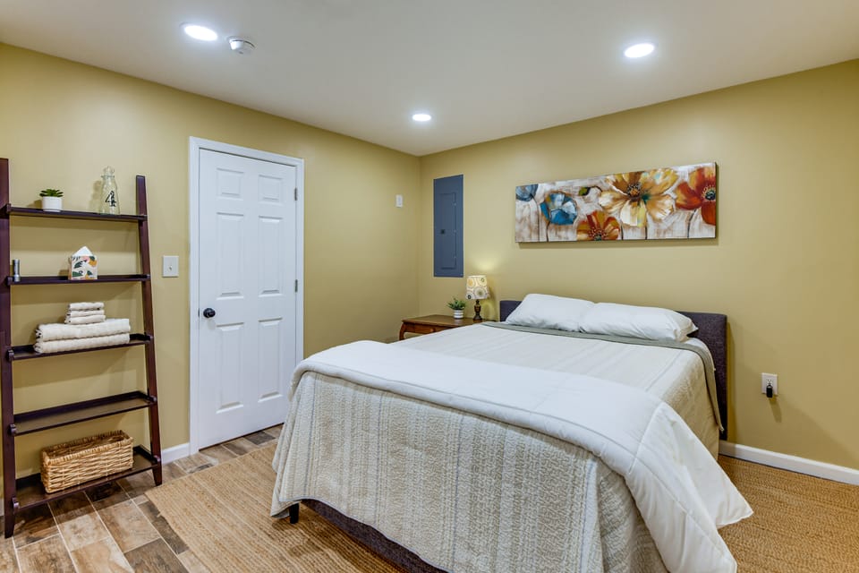 Private Sauna! Studio in Harpers Ferry Apartment in Harpers Ferry
