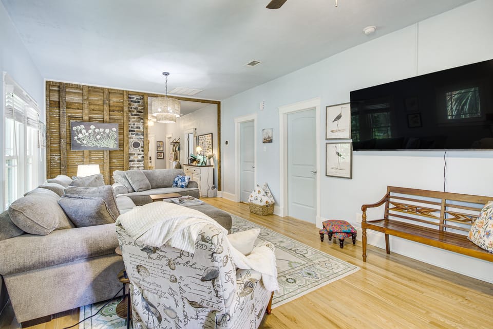Walk to Gulfport Beach! Quiet Home w/ Yard House in Gulfport