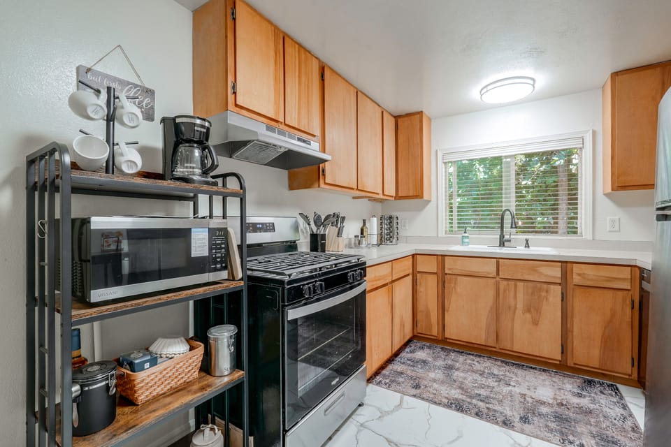 Walk to Dtwn Corvallis: Home Near OSU & Riverwalk House in Corvallis