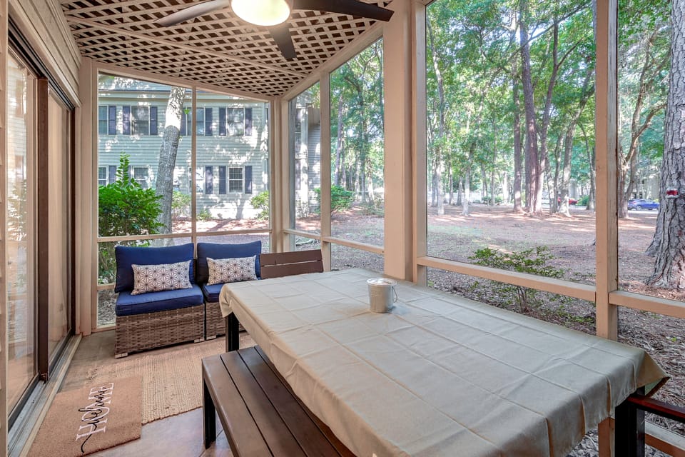 Pawleys Island Golf + Beach Getaway w/ Pool Access Apartment in South Carolina