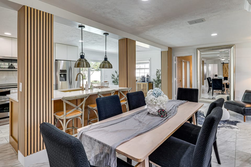 Mid-Term Stay in Sarasota! Home w/ Pool & Hot Tub House in Florida