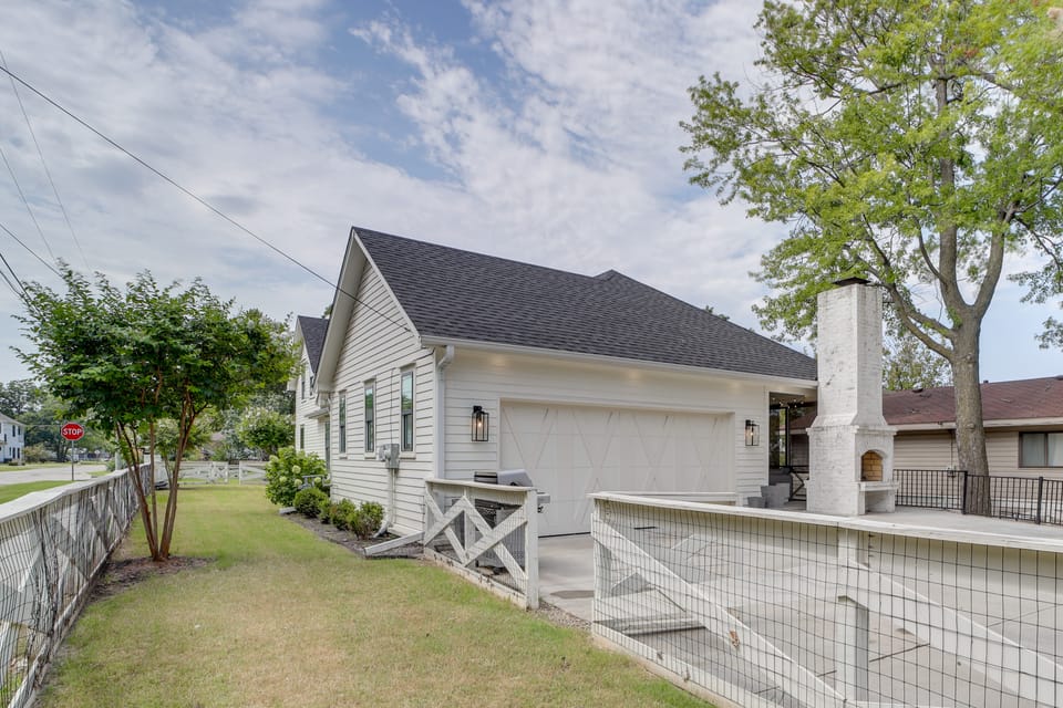 Walkable Rose District Retreat! 15 Mi to Tulsa House in Broken Arrow