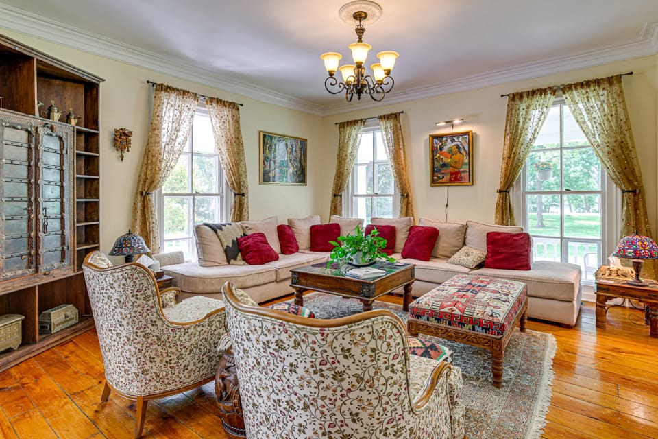 Historic Riverfront Escape in Youngstown w/ Dock House in Niagara-on-the-Lake