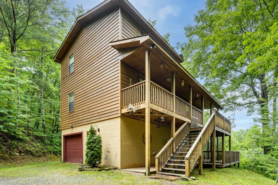 Family Friendly! Scenic Murphy Escape w/ Fire Pit House in North Carolina