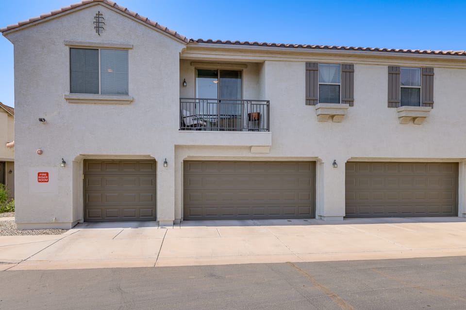 Relax Poolside, Explore South Mtn! Extended Escape Apartment in Phoenix