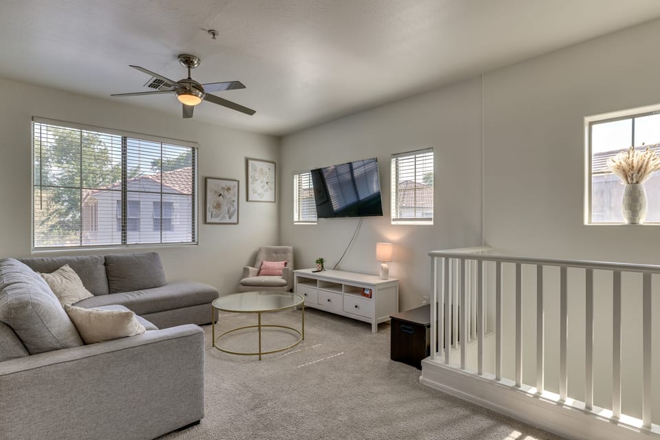 Relax Poolside, Explore South Mtn! Extended Escape Apartment in Phoenix
