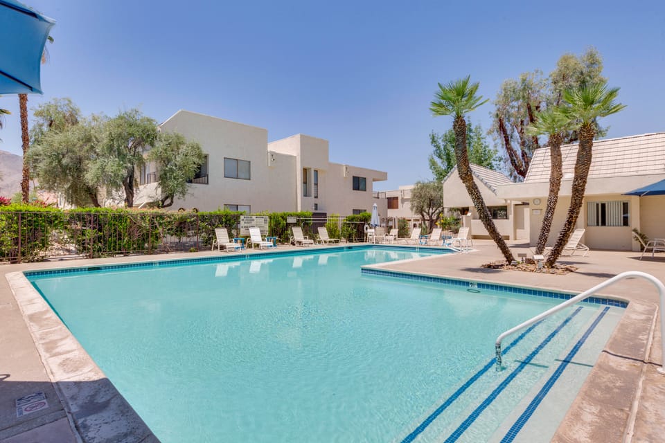 Walk to El Paseo Shops! Palm Desert Condo w/ Patio Apartment in Palm Desert