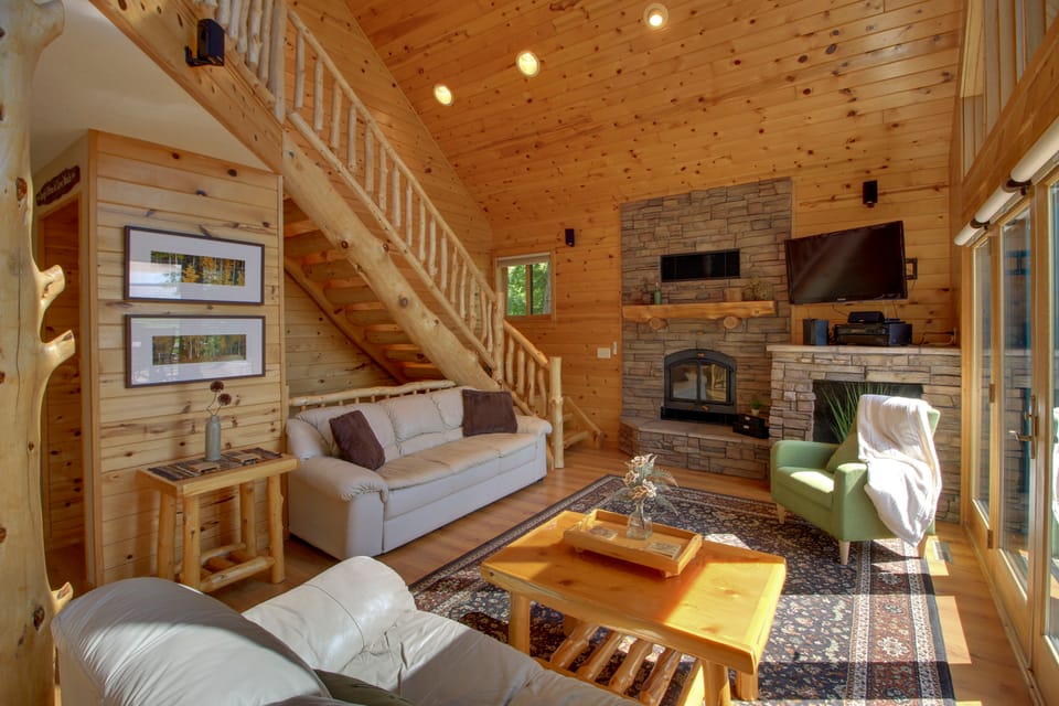 Enjoy the Colors of Fall at the Lake House House in Minnesota