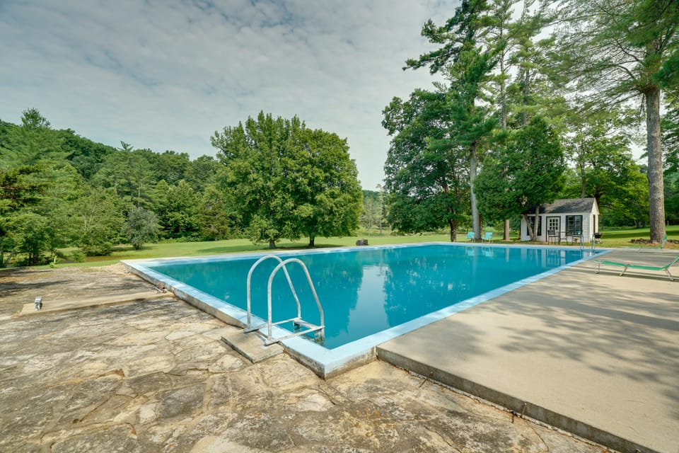 Ride, Swim & Hike! Koalin Farms Cottage House in Missouri