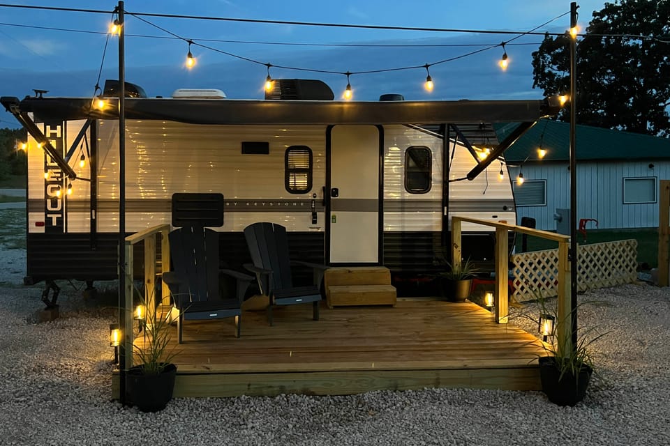 Lake Days, Fireside Nights! Hermitage Getaway Apartment in Missouri
