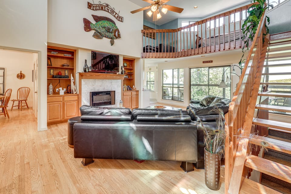 Walk to Canyon Lake! Family Haven w/ Yard & Patio House in Canyon Lake