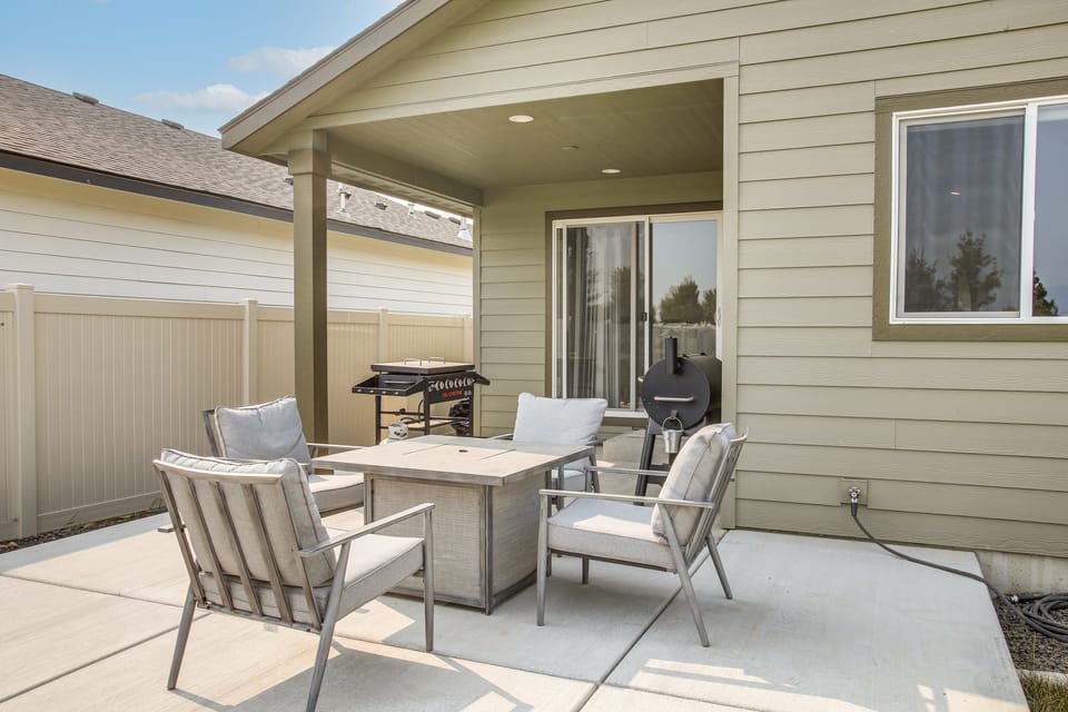3 Mi to Spokane River! Furnished Patio & Yard House in Post Falls