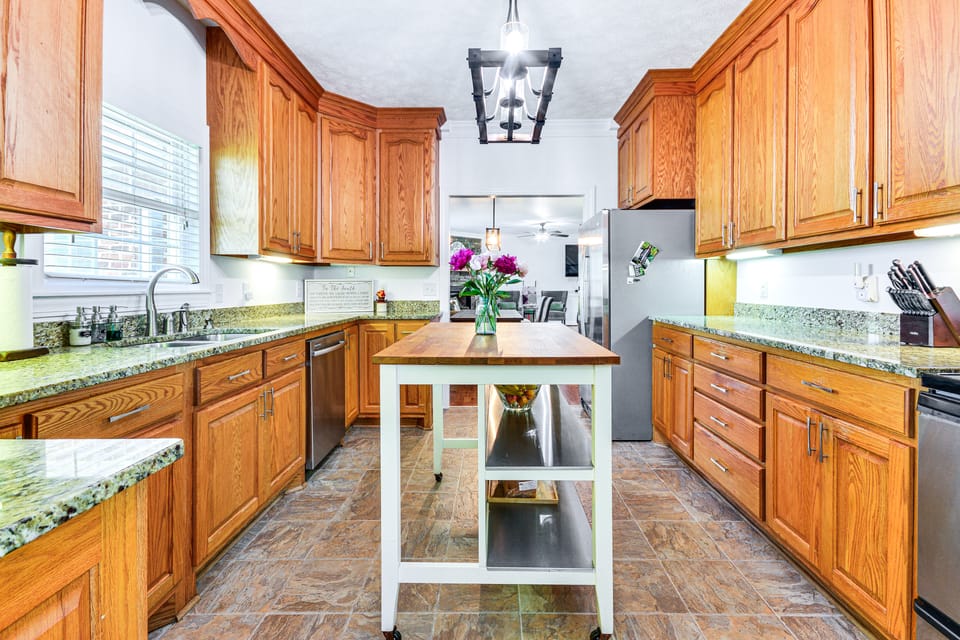 8 Mi to Dtwn Mt Airy: Mtn-View North Carolina Home House in North Carolina