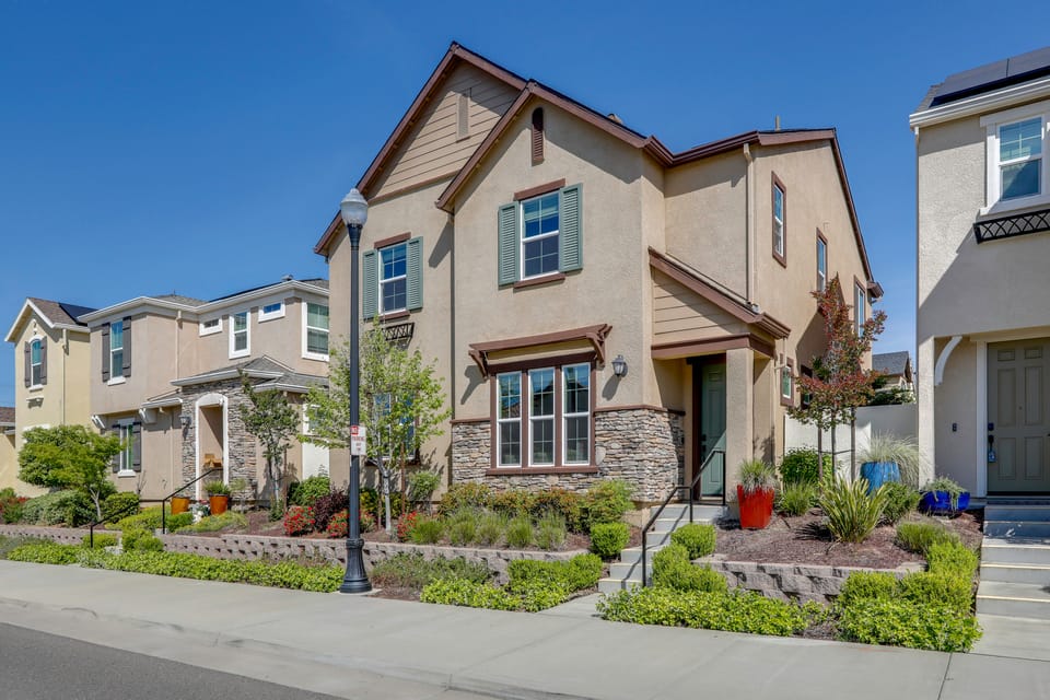 New Build w/ Patio! Roseville Extended Stay House in Roseville