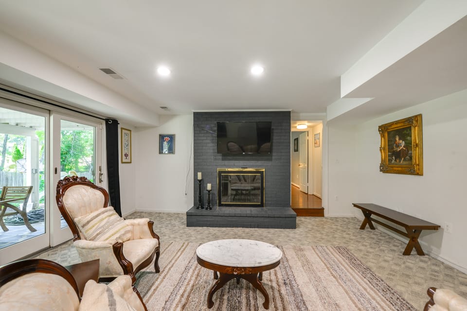 Gateway to DC, Waterfalls & More! McLean Apartment Apartment in McLean