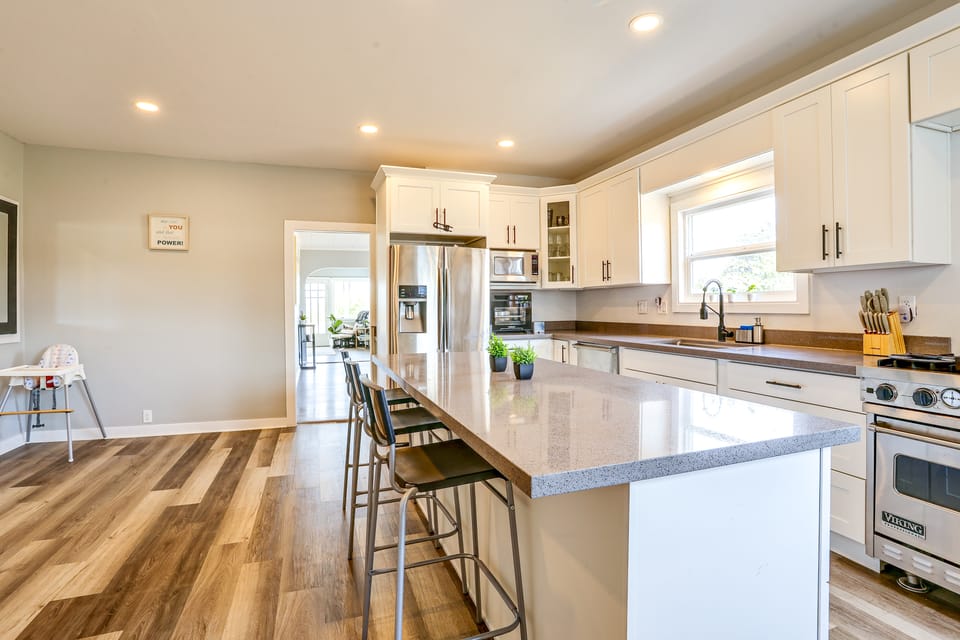 Bay Views + Stargazing! Spacious Mount Vernon Home House in Washington
