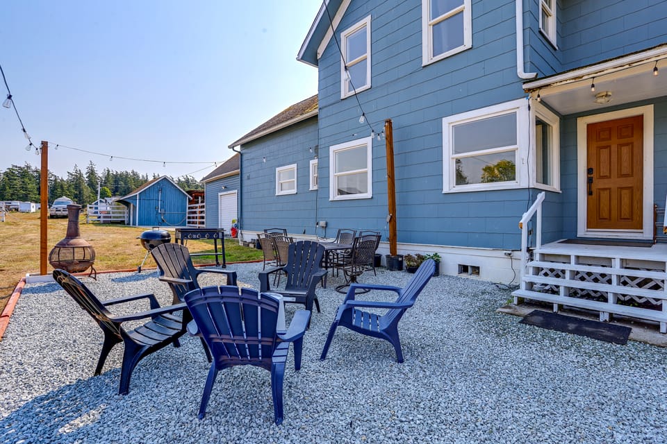 Bay Views + Stargazing! Spacious Mount Vernon Home House in Washington
